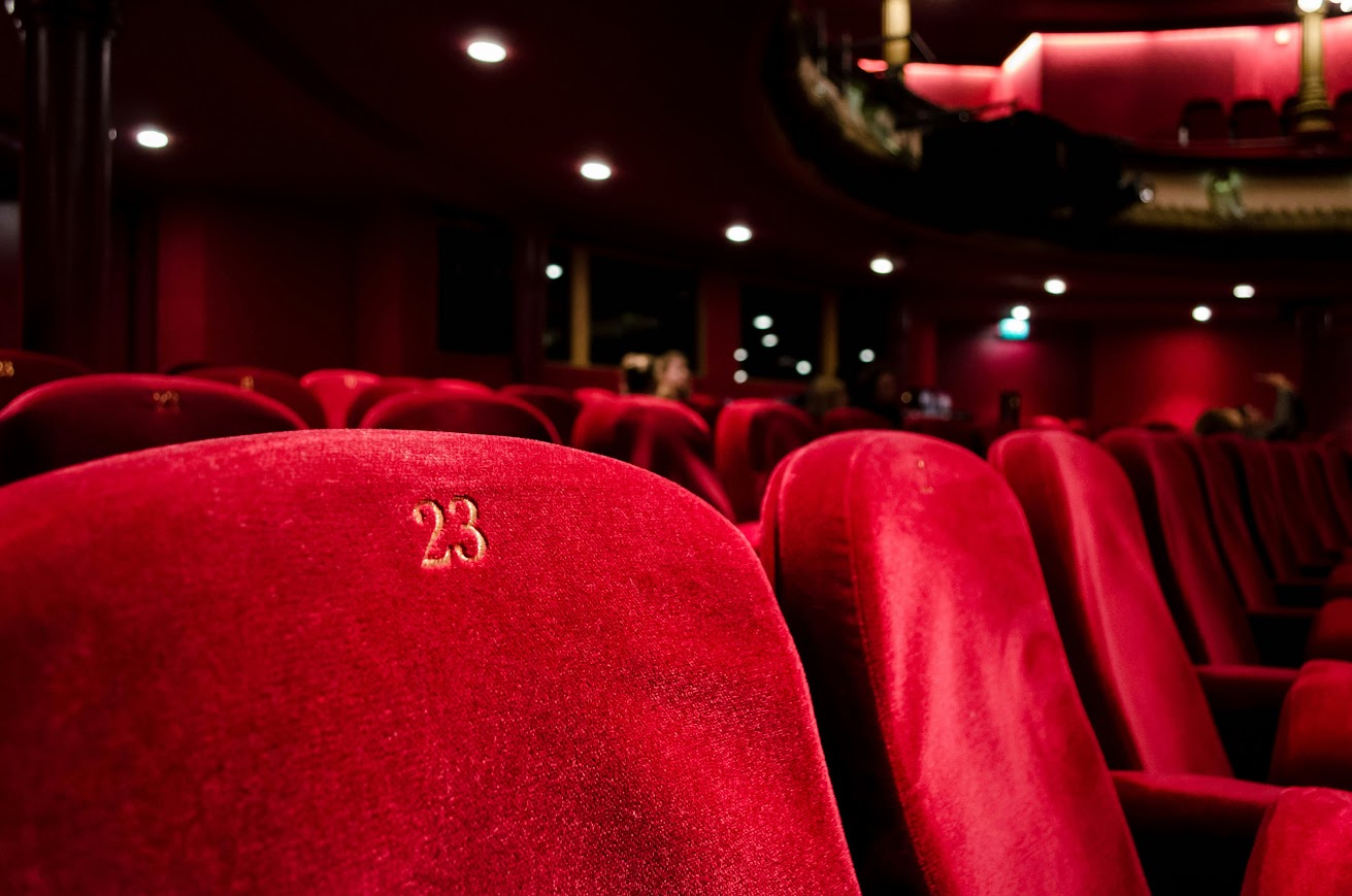 Legge Cinema - Foto di Kilyan Sockalingum su Unsplash